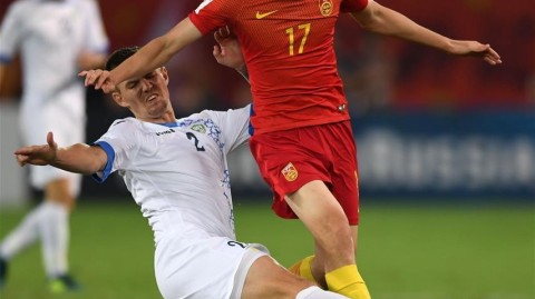 国足迪拜热身2-2惜平世界杯队，邵佳一首秀见高压雏形