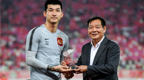 王峰封神之路：从北海走出的国脚到中国足球最佳球员传奇